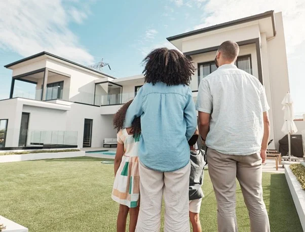 Who can own property in Dubai?